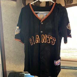 MLB genuine merchandise size 48 or medium/large World Series GIANTS 2010
